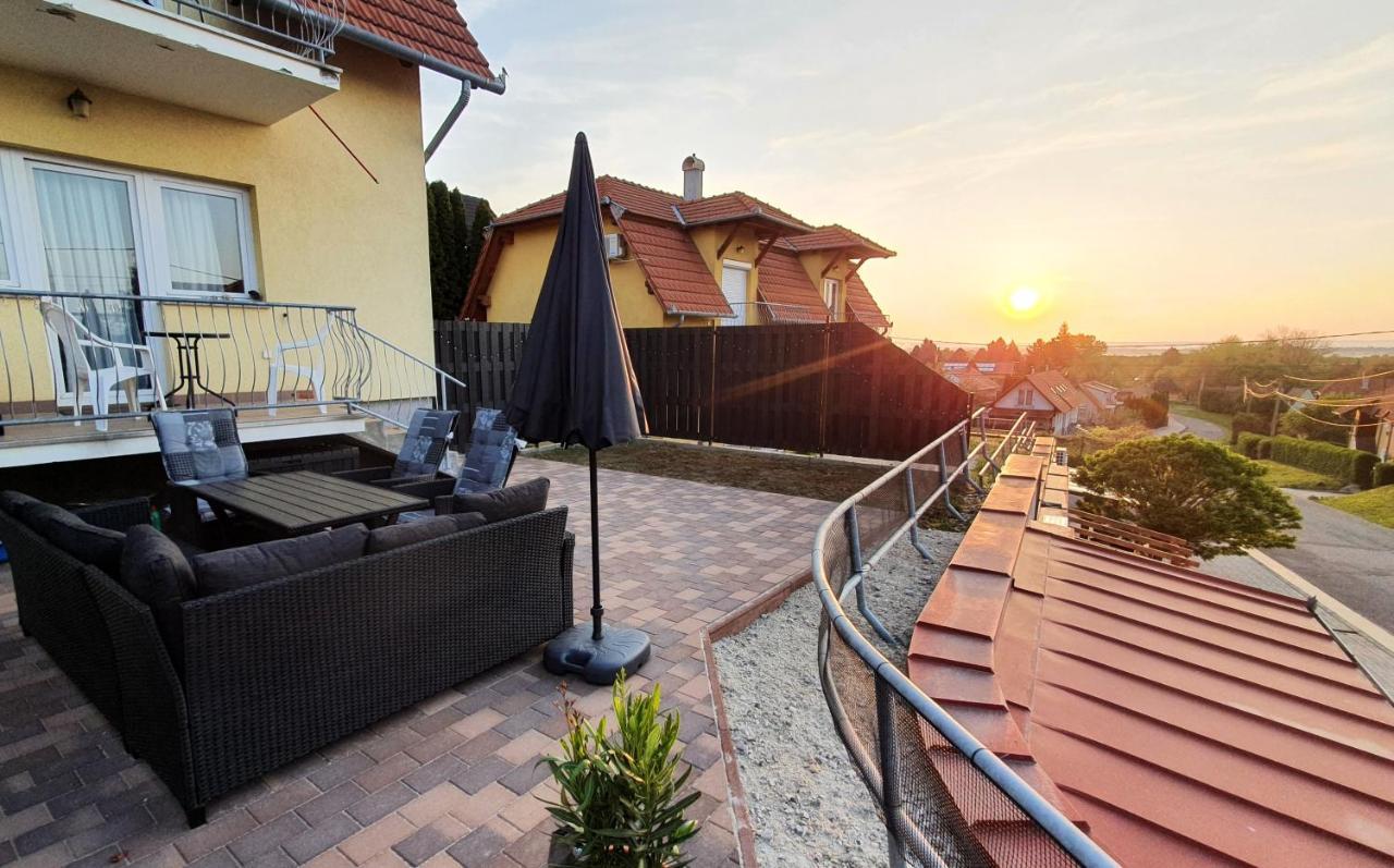 Hillside Garden Apartman Apartment ซาลาคาโรส ภายนอก รูปภาพ