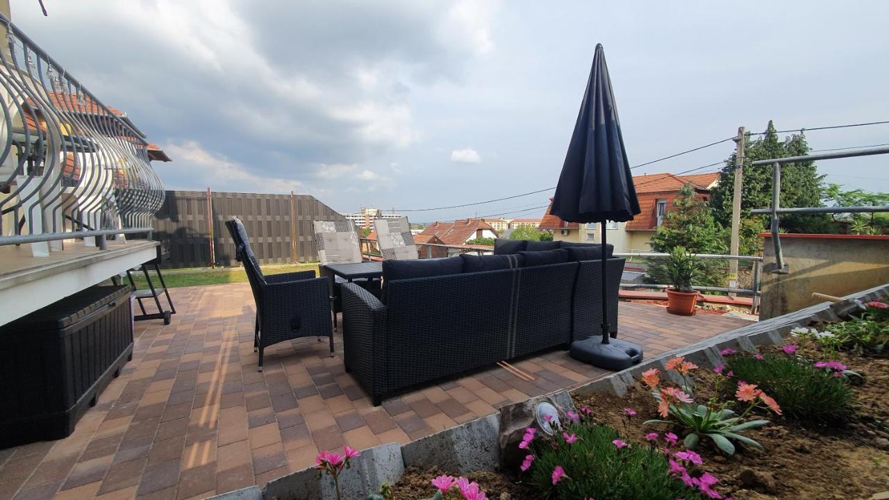 Hillside Garden Apartman Apartment ซาลาคาโรส ภายนอก รูปภาพ