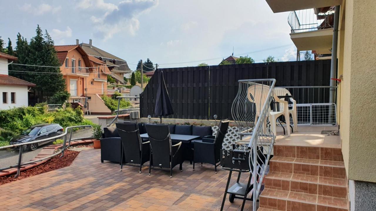 Hillside Garden Apartman Apartment ซาลาคาโรส ภายนอก รูปภาพ