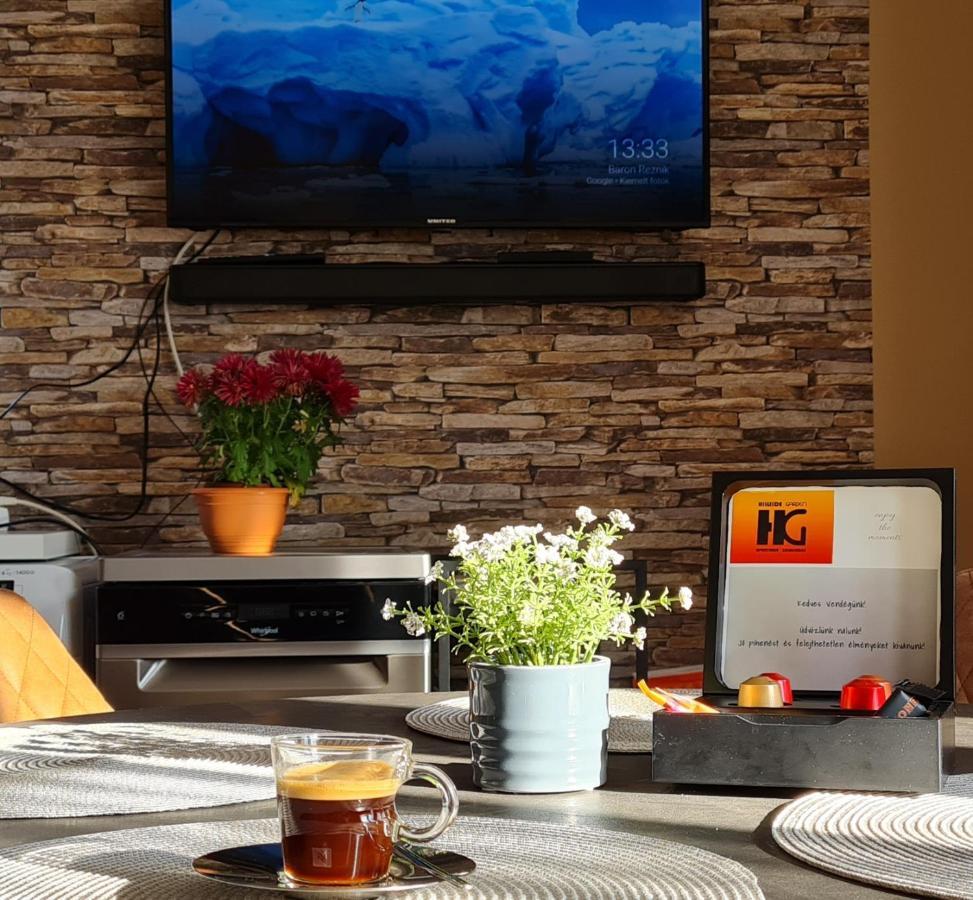 Hillside Garden Apartman Apartment ซาลาคาโรส ภายนอก รูปภาพ
